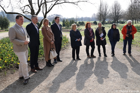 Pot za spomin v Arboretumu Volčji Potok povezuje generacije in krepi demenci prijazno okolje (15)